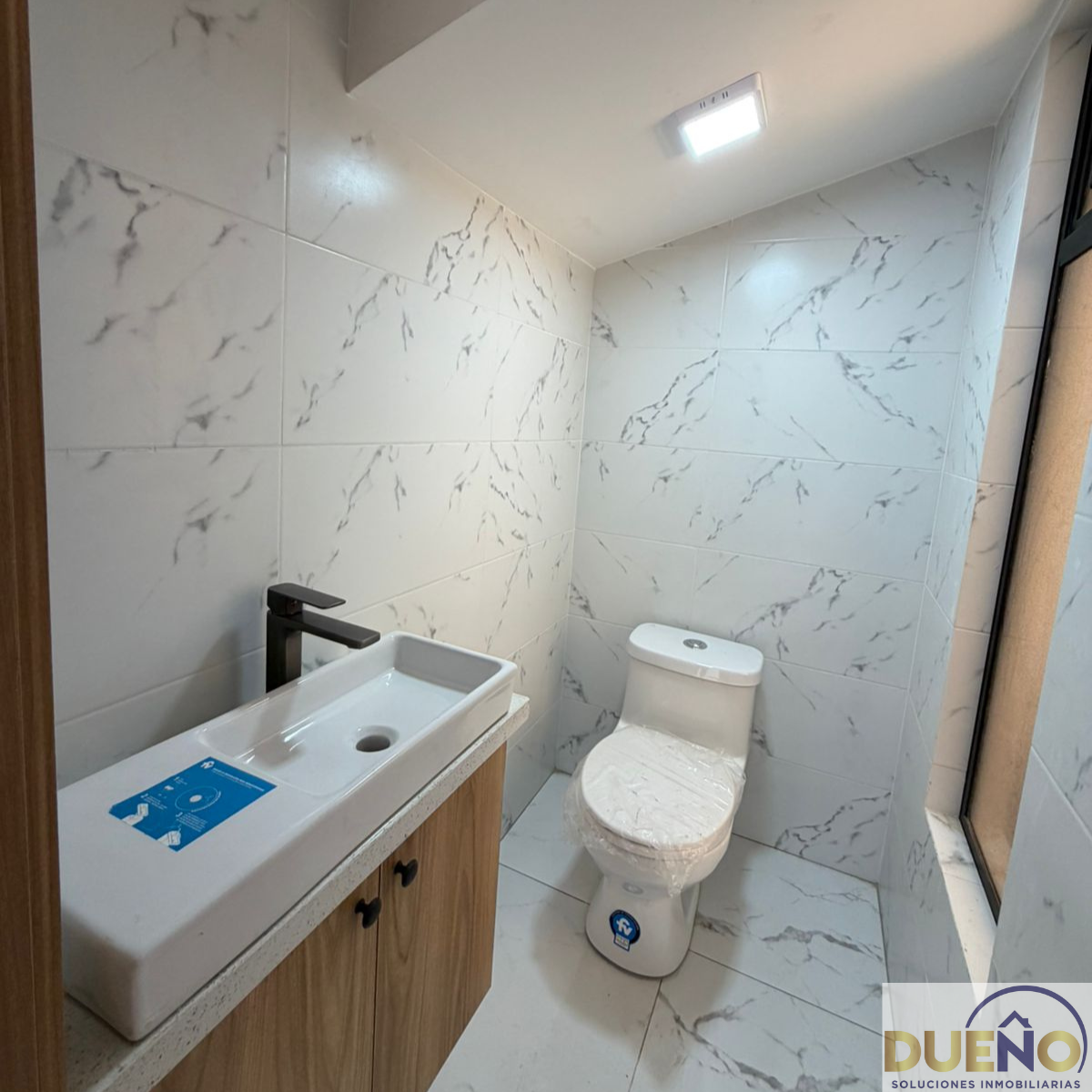 baño 1 marca de agua